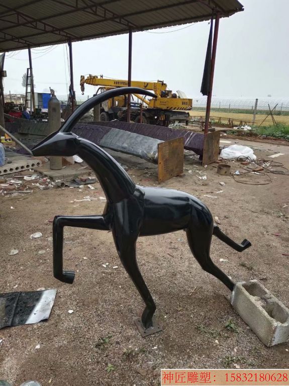 不锈钢创意鹿雕塑，奔跑小鹿雕塑，独角抽象小鹿雕塑3
