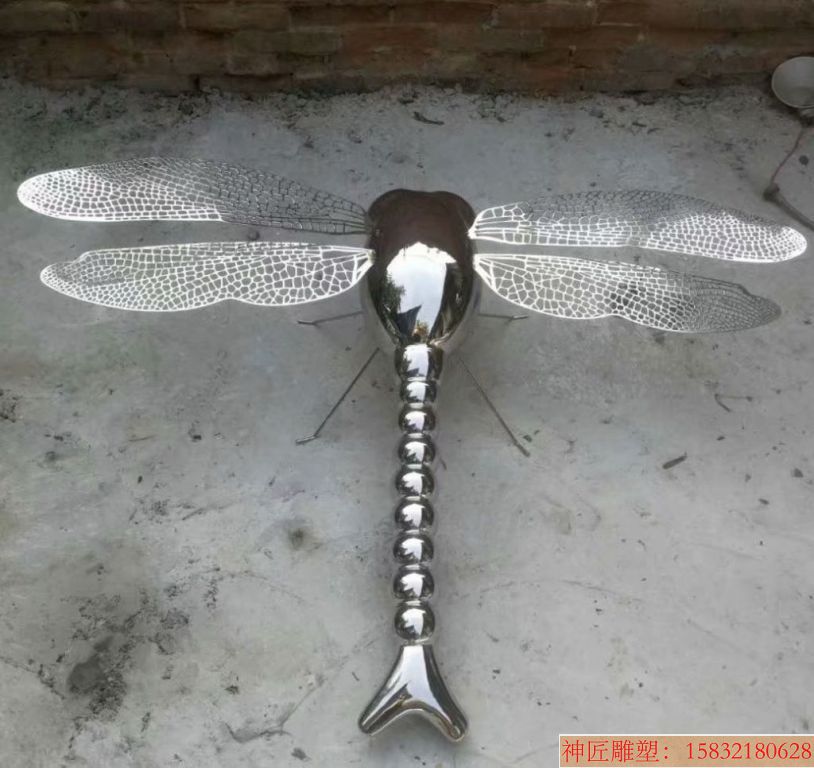 仿真蜻蜓雕塑，草丛蜻蜓雕塑，不锈钢蜻蜓雕塑